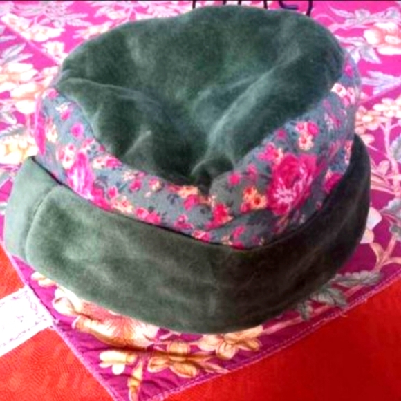 April Cornell Velour hat - Picture 1 of 5